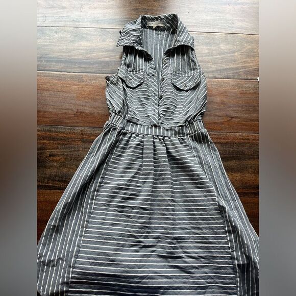 Jolt Fit & Flare Gray & White Striped Dress,‎ Size Small - Picture 2 of 3